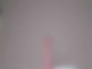 Live cam show with AvyMilton - Facial on slutload