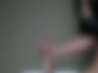 Live cam show with AvyMilton - Petite on slutload
