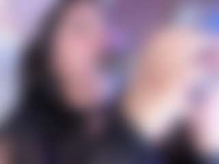 AvyMilton's Live Sex Cam Show