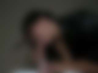 Live cam show with AvyMilton - Hairy Pussy on xDating