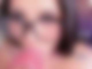 AvyMilton's Live Sex Cam Show