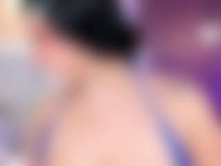 Live cam show with AvyMilton - Camel Toe on Camsoda