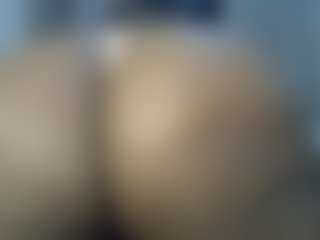 Live cam show with MashieQueen - Lesbian on googirlz