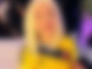 Live cam show with megan-devon - Tiny Tits on CamwithHer