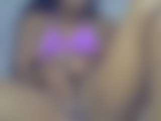 Pretty-petite22's Live Sex Cam Show