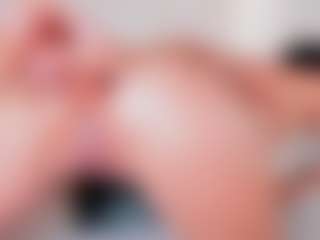 Live cam show with Charlote - Deepthroat on TottyGirls