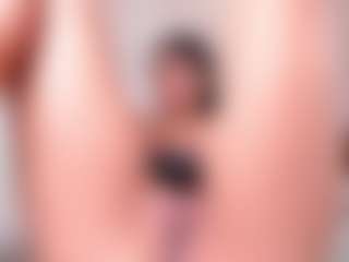 Live cam show with Charlote - Skinny on Camsoda