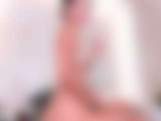 Live cam show with Charlote - Skinny on CamSodaAdn
