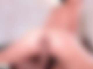 Live cam show with Charlote - Moaning on makecum.org