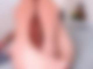 Live cam show with Charlote - Ebony Teen (18+) on StripNow | colombia
