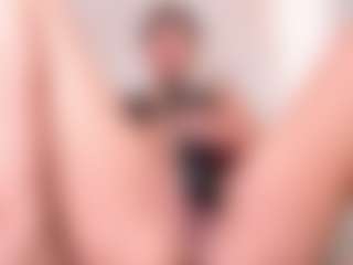 Live cam show with Charlote - Amateur on SxyPornLive