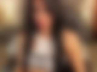 Live cam show with Sara Evans - Curvy Small Tits on Free Soda