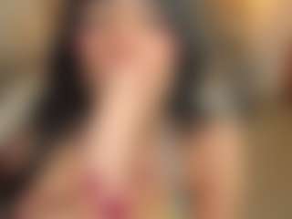 Live cam show with Sara Evans - Oil on infinitiblacc.com