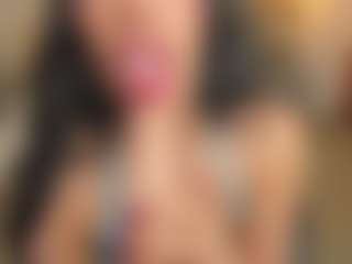 Live cam show with Sara Evans - Drinking on Camsoda