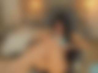 Live cam show with Sara Evans - Spank on SxyPornLive
