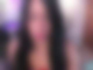 Live cam show with Sara Evans - Bedroom Curvy on Camsoda