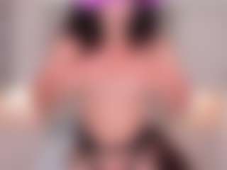 Live cam show with TRISHA - Teen (18+) on TeamSkeetLive