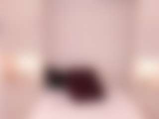 Live cam show with TRISHA - Blonde Hair Curvy on Livezox