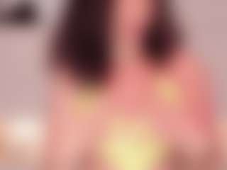Live cam show with TRISHA - Facial Piercings on AdultVida.com