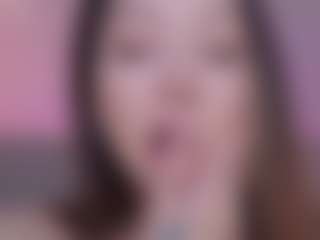 Live cam show with Casey - Naughty on live18s.com