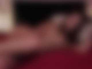 Live cam show with Casey - Brown Eyes on madthumbs