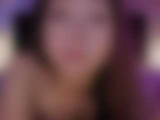 Live cam show with Casey - Skinny on Camsoda