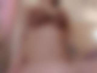 Live cam show with Jekkyicee - College Latina on AdultVida.com