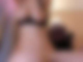 Live cam show with Jekkyicee - Striptease on StripNow