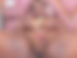 Live cam show with mia-alvares - Black Shaved Pussy on friskycurves.com
