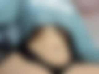 Live cam show with Isa heaven - Shaved Pussy on CamClone