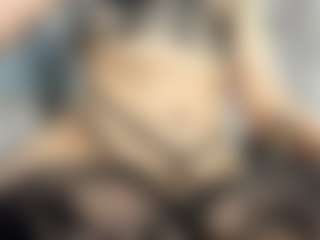 Live cam show with Isa heaven - Shaved Pussy on livesuperchat.net