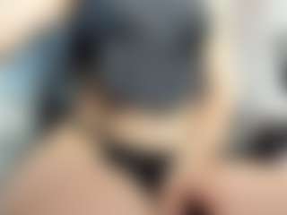 Live cam show with Isa heaven - Fingering on infinitiblacc.com