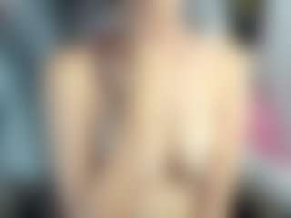 Live cam show with Isa heaven - Full Nudity on Camversity