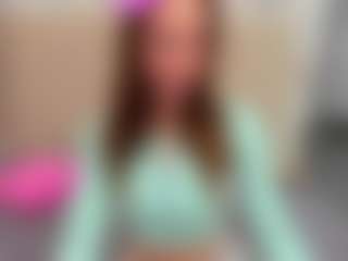 Live cam show with innalovely - Moaning on chickslive.net