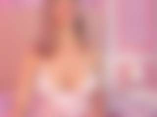 Live cam show with Salome - MILF on UwU Esports