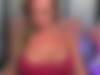 Live cam show with LatoyaFun - Middle Aged on Soda Cam