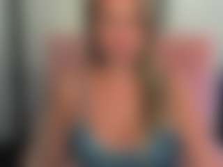Live cam show with LatoyaFun - Body Massage on slutload