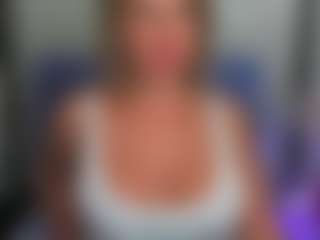 LatoyaFun MILF webcam performer live streaming