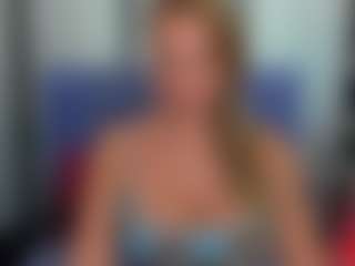 Live cam show with LatoyaFun - Blonde Hair Middle Aged on Camming Site