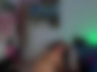 lovelykitty04's Live Sex Cam Show