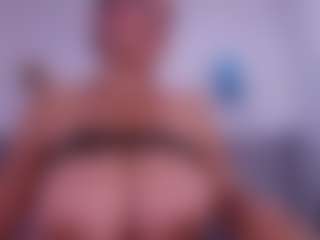 Live cam show with timk-bella - Ride Torso on Big Tits