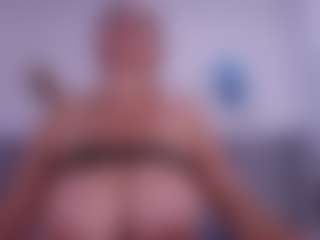 Live cam show with timk-bella - Ride Torso on Latina Girls