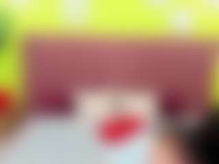 Live cam show with LindaInsatiable - Middle Aged on PervPlay.com