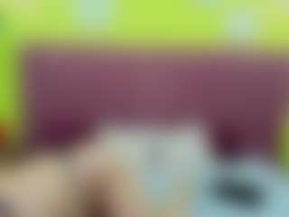 LindaInsatiable MILF webcam performer live streaming