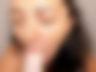 LindaInsatiable's Live Sex Cam Show