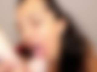 LindaInsatiable's Live Sex Cam Show