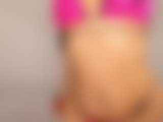 LindaInsatiable MILF webcam performer live streaming
