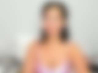 LindaInsatiable MILF webcam performer live streaming