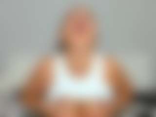 LindaInsatiable's Live Sex Cam Show