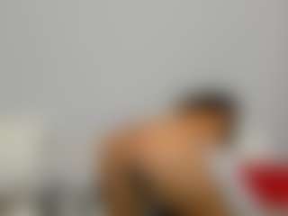 Live cam show with LindaInsatiable - Striptease MILF on SmokeAndPoke